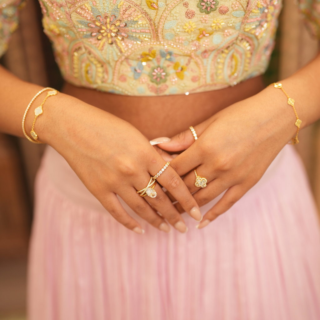Eva oval cut ring gold