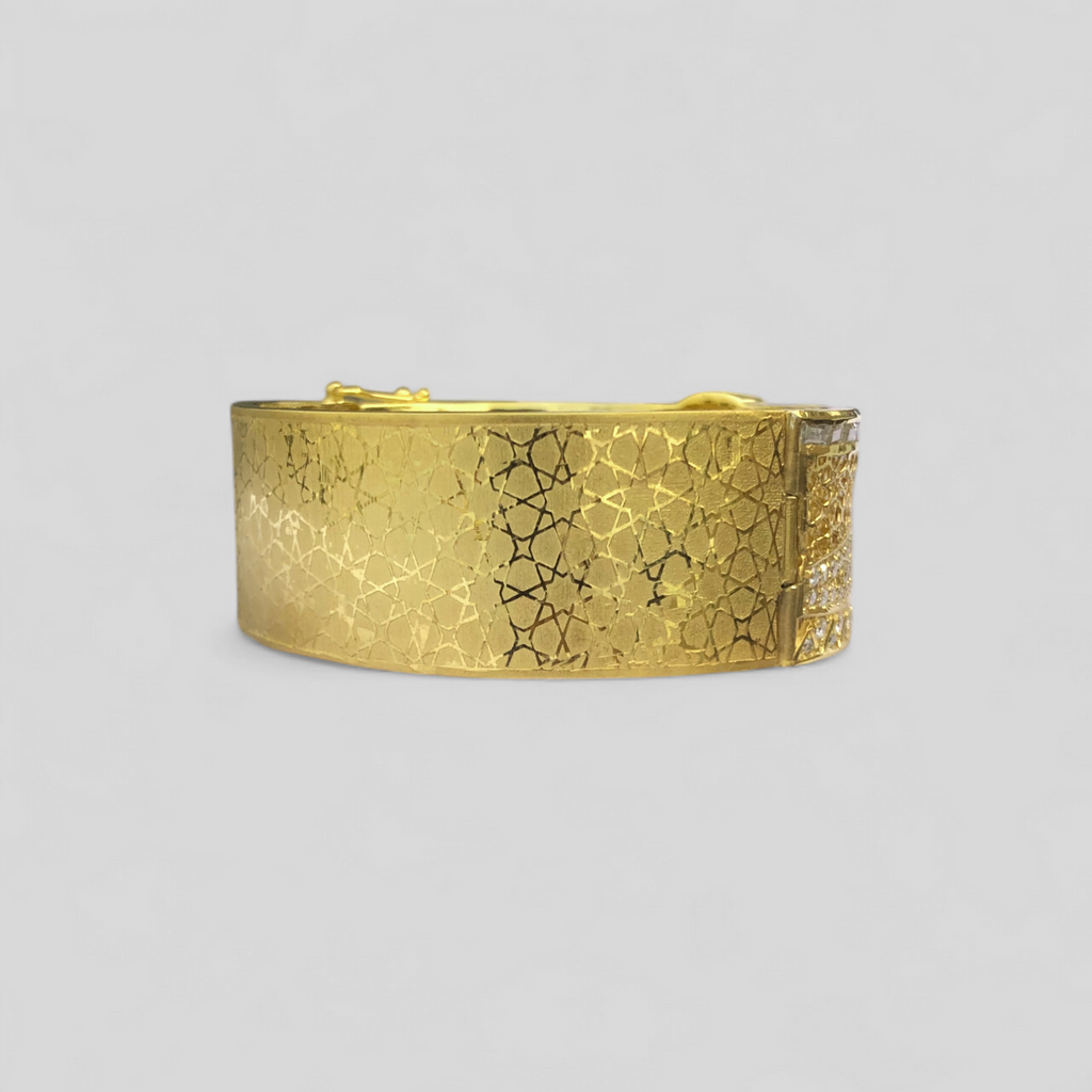 Jaan Aalam Bangle
