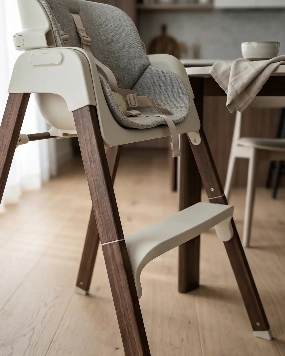 Neyo 2-in-1 High Chair - Beige