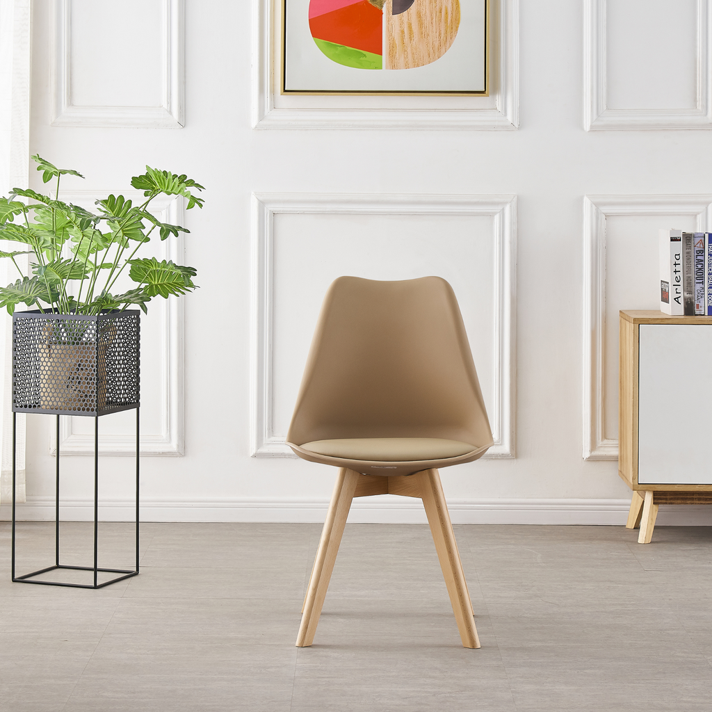White Halo Dining Table & Set of 4 Lorenzo Jamie Tulip Dining Chairs with Padded Seat
